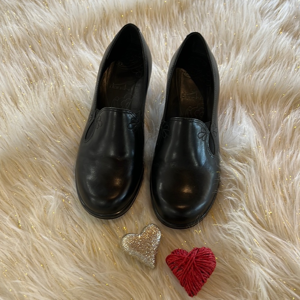 Excellent Used Condition! DANSKO BETH - 3303020200 little to no signs of wear